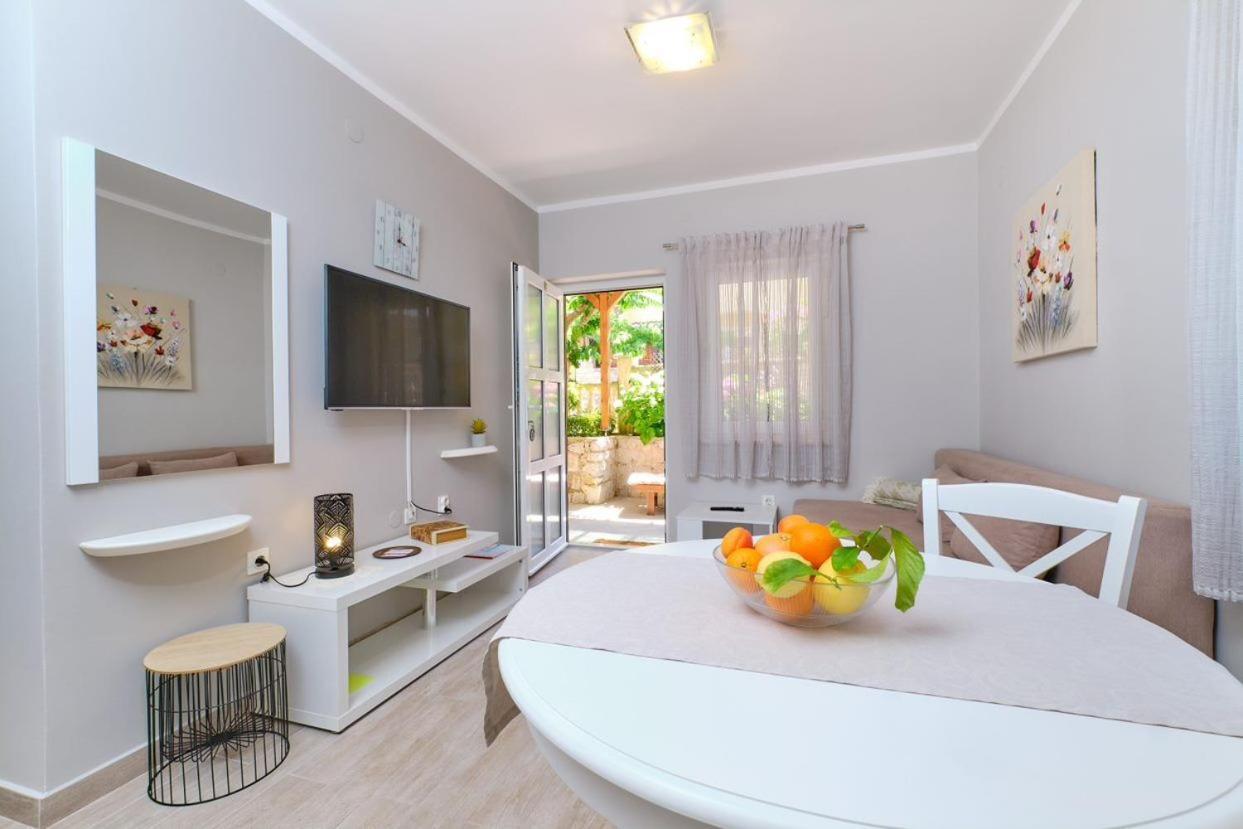 Apartments Enna マリ・ロシニュ エクステリア 写真