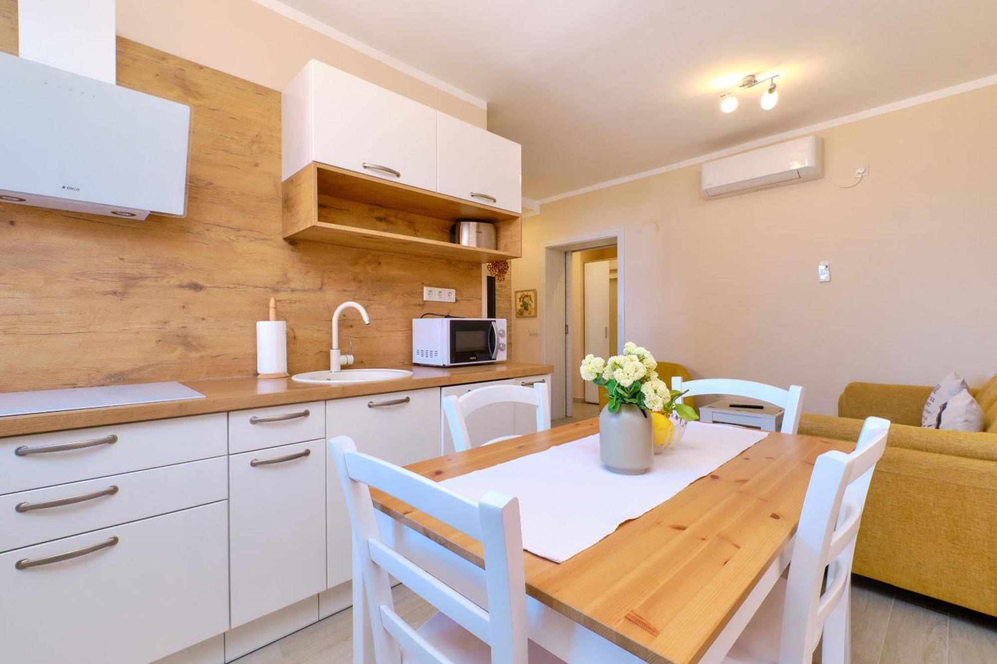 Apartments Enna マリ・ロシニュ エクステリア 写真